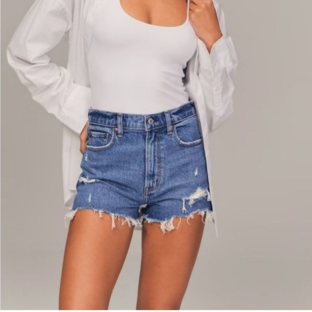 Abercrombie & Fitch The 4” Mom Short High Rise Cut-Off Denim Jean